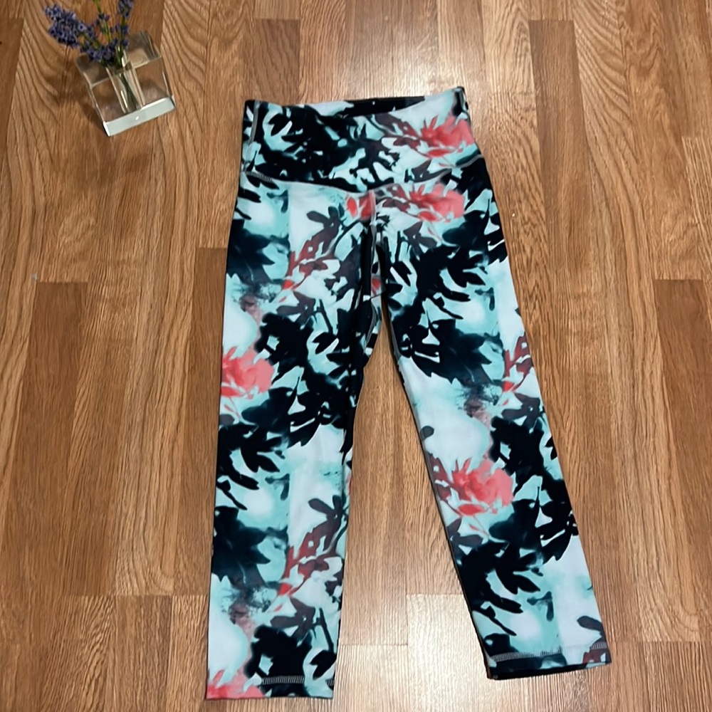 Old Navy Go Dry Active Capri Leggings Sz S